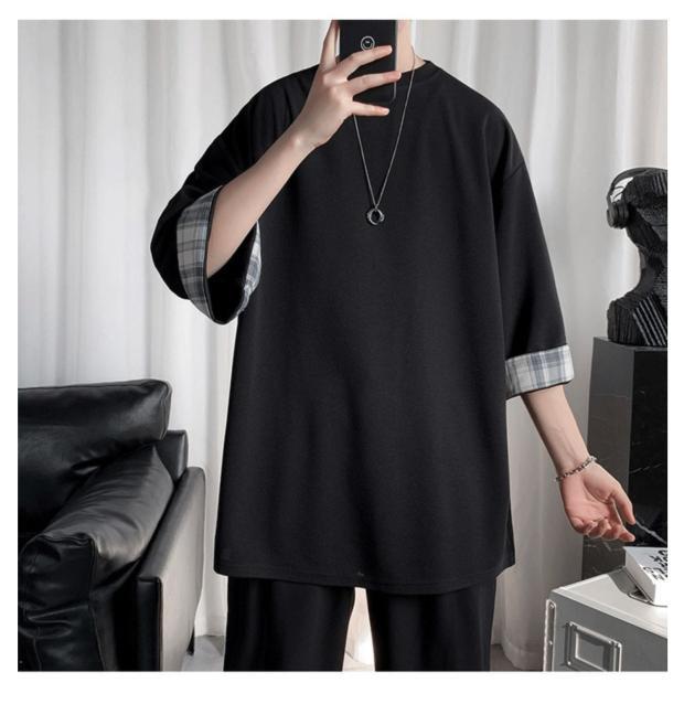 学生向けカジュアルトップス全体写真