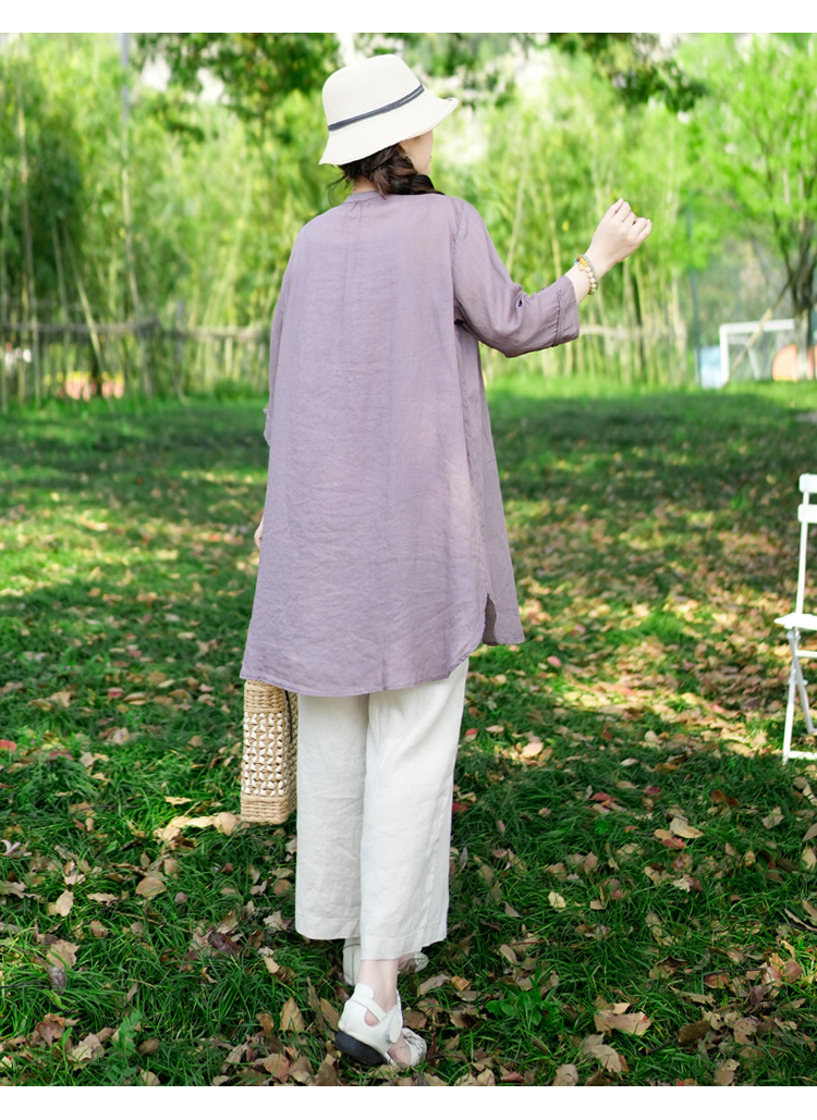 ナチュラルな雰囲気の綿麻カーディガンの袖部分