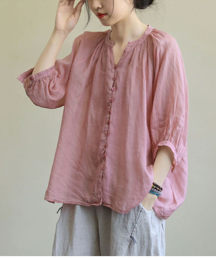 コーディネート例：大人可愛い綿麻シャツ着用