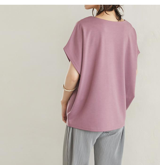 モデル着用シンプルプルオーバー