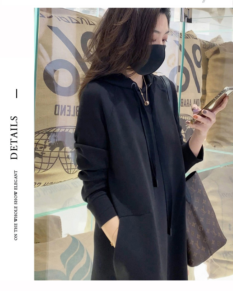 新作ワンピースのサイドシルエット