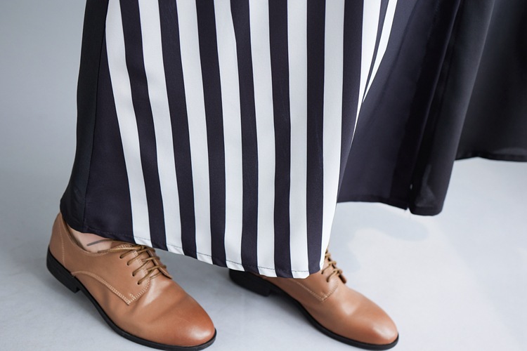 着心地抜群の長袖ワンピース後ろ姿